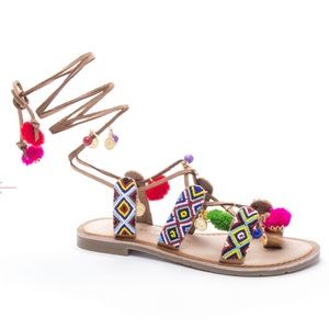 CHINESE LAUNDRY POSH LEG-TIE POM SANDAL NWOT